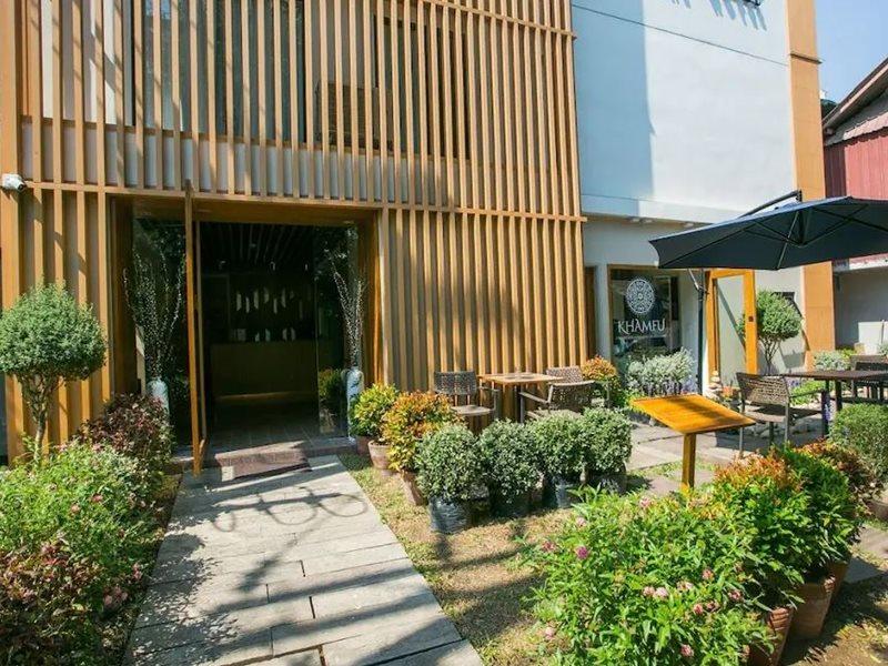 Lanna Thaphae Hotel Chiang Mai Extérieur photo