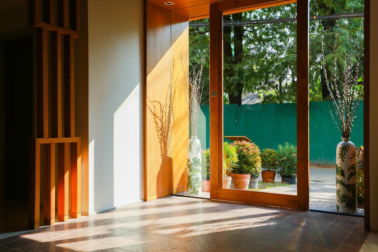 Lanna Thaphae Hotel Chiang Mai Extérieur photo